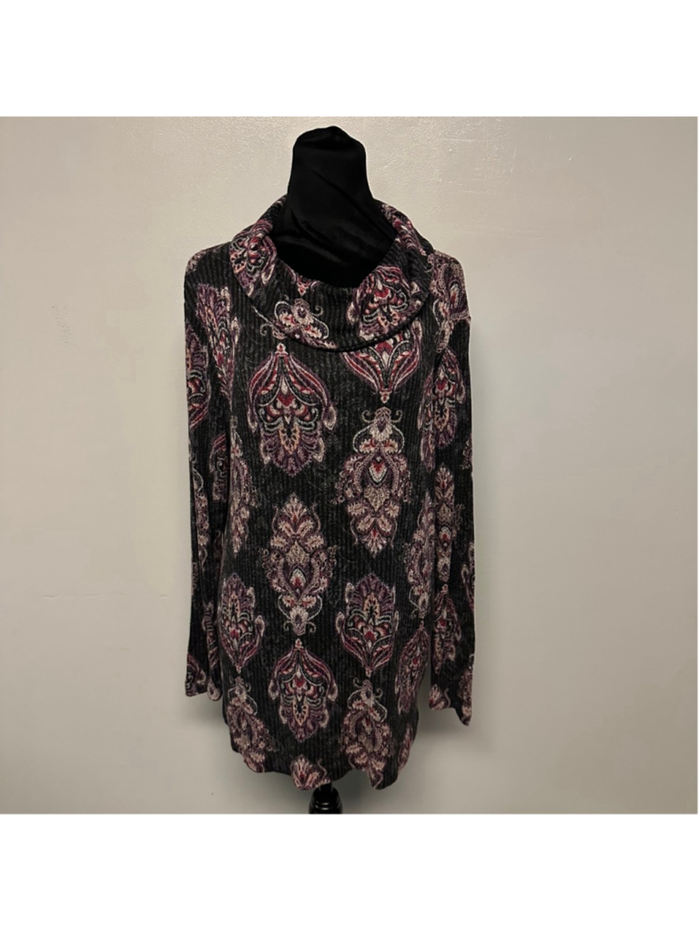 Chico's Paisley Tunic Top Size 1 or Medium Black Purple Cowl Neck Long-Sleeve